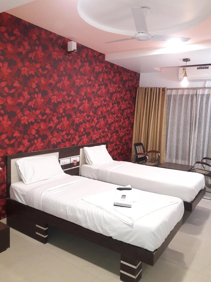 Hotel Naivedya Aurangābād Extérieur photo